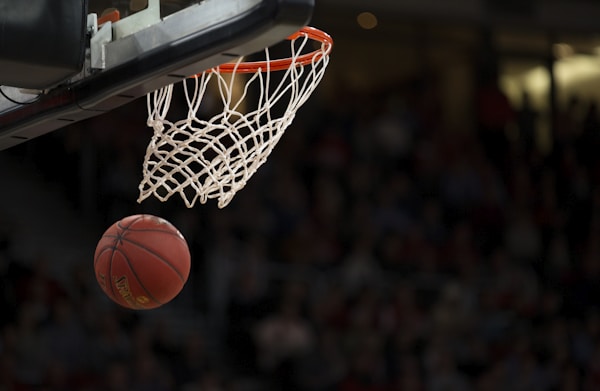 篮球比赛精彩扣篮瞬间 - NBA赛事热点